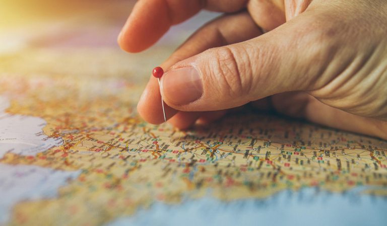 Blog header image for how proximity marketing works blog